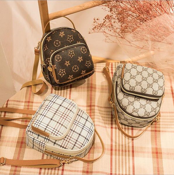 2019 summer new one-shouldered oblique stride lady complex ancient flower handheld mini children's backpack
2019 summer new one-shouldered oblique stride lady complex ancient flower handheld mini children's backpack