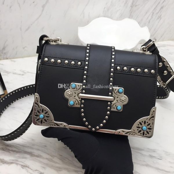1bd045 classic crossbody shoulder bag luxury calfskin small bag fashion desginer rivet bag
1bd045 classic crossbody shoulder bag luxury calfskin small bag fashion desginer rivet bag