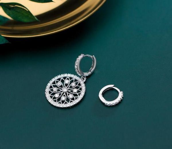 earrings asymmetry authentic real 100% 925 sterling silver zirconia + flowers hoop huggie earrings fine jewelry gtle2848, Golden;silver
earrings asymmetry authentic real 100% 925 sterling silver zirconia + flowers hoop huggie earrings fine jewelry gtle2848, Golden;silver