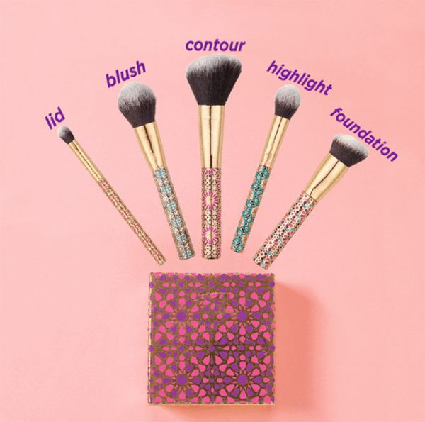 tarte makeup artful accessories brush set buried treasure for powder foundation blush crease lid 5piece suit
tarte makeup artful accessories brush set buried treasure for powder foundation blush crease lid 5piece suit