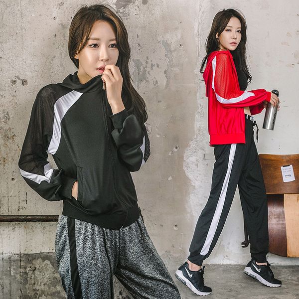 new lady suit is a three-part set of gym running leisure screen air permeability quick drying and a hat outer suit, White
new lady suit is a three-part set of gym running leisure screen air permeability quick drying and a hat outer suit, White