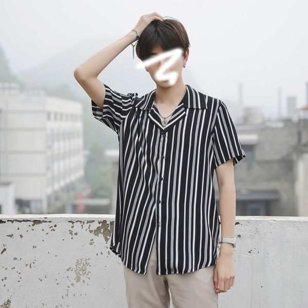 социальная мужская рубашка мода бизнес повседневная полосатая рубашка мужская уличная одежда дикий свободный британский стиль с коротким рук, White;black
социальная мужская рубашка мода бизнес повседневная полосатая рубашка мужская уличная одежда дикий свободный британский стиль с коротким рук, White;black