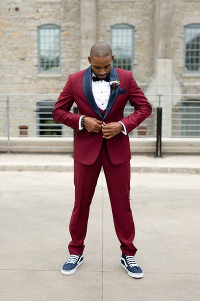 2019 burgundy prom dresses for men three pieces handsome mens suits with black shawl lapel wedding tuxedos custom mdae quality, Black;gray
2019 burgundy prom dresses for men three pieces handsome mens suits with black shawl lapel wedding tuxedos custom mdae quality, Black;gray