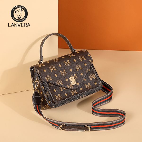 new messenger bag fashion retro single shoulder handbag niche bag female trend small square bag c k female l9216
new messenger bag fashion retro single shoulder handbag niche bag female trend small square bag c k female l9216