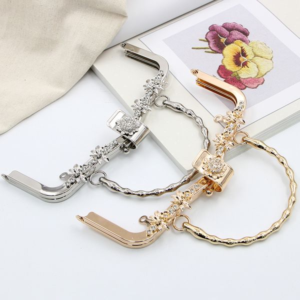 20.5cm dragonfly diamond round cake head nothing orifice golden bamboo festival handle manual fabric art diy luggage and bags, Black
20.5cm dragonfly diamond round cake head nothing orifice golden bamboo festival handle manual fabric art diy luggage and bags, Black