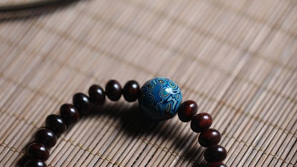 Liuyun hainan huanghua pear bracelet original ingle circle haihuang purple avocado male and female mahogany bracelet andalwood buddha bead
Liuyun hainan huanghua pear bracelet original ingle circle haihuang purple avocado male and female mahogany bracelet andalwood buddha bead