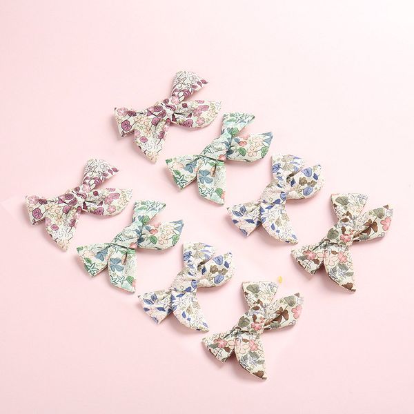 8pcs flower style princess hair clip printed flower big bowknot hair clip soft elastic for baby girls, Slivery;white
8pcs flower style princess hair clip printed flower big bowknot hair clip soft elastic for baby girls, Slivery;white