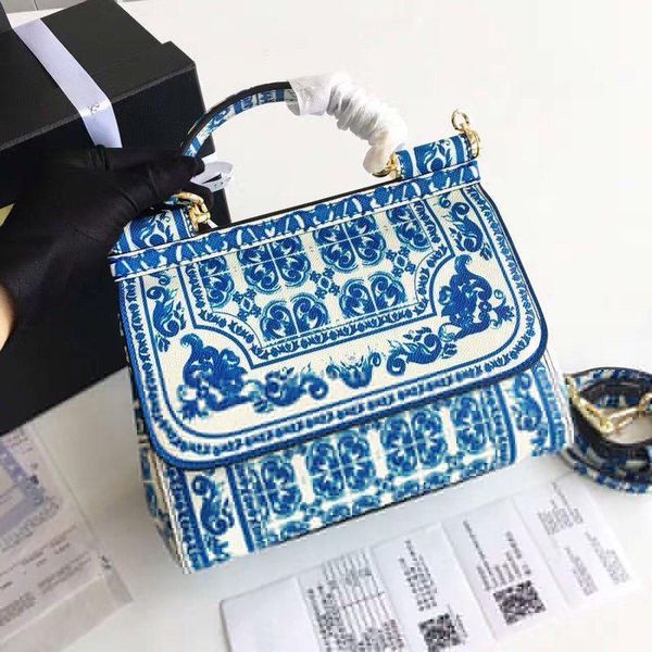 new fashion designer luxury handbags purses genuine leather blue and white porcelai printed satchel bag ladies brand designer totes bags
new fashion designer luxury handbags purses genuine leather blue and white porcelai printed satchel bag ladies brand designer totes bags