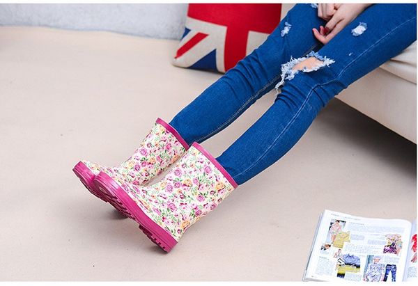 women fashion 2016 new shoes boots for rainy days rubber waterproof women rain boots pink flowers boots rose flower, Black;red
women fashion 2016 new shoes boots for rainy days rubber waterproof women rain boots pink flowers boots rose flower, Black;red