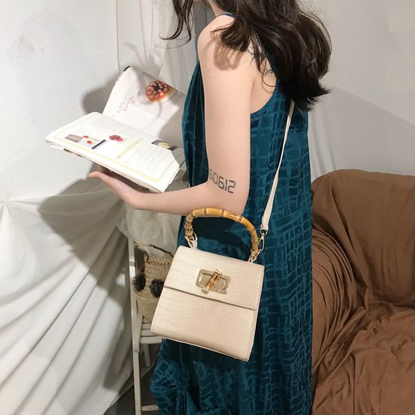 new ladies fashion bamboo handbag fashion crocodile pattern lock shoulder bag wild messenger small bag female shoulder
new ladies fashion bamboo handbag fashion crocodile pattern lock shoulder bag wild messenger small bag female shoulder