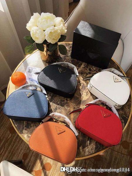 the new genuine leather shoulder worn women bucket bags woman handbag fashion mini designer tote cross grain crescent package purses
the new genuine leather shoulder worn women bucket bags woman handbag fashion mini designer tote cross grain crescent package purses
