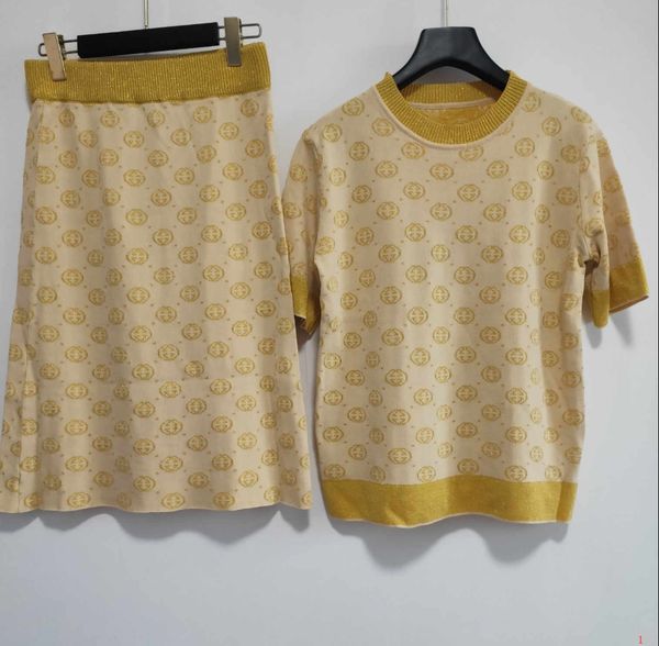 designer women two piece dresses new arrival fashion womens brand t shirt + dresses sets luxury two piece suits yf202191, White
designer women two piece dresses new arrival fashion womens brand t shirt + dresses sets luxury two piece suits yf202191, White