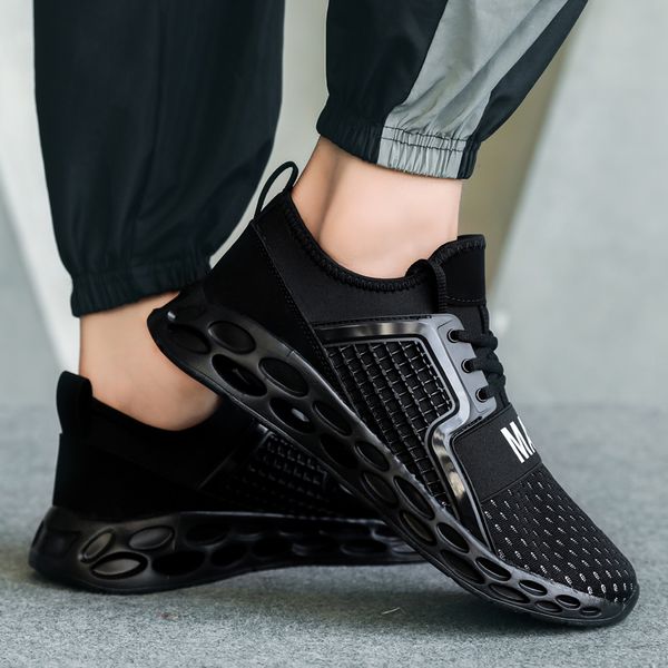 men running shoes breathable mesh lightweight outdoor walking sneakers athletic trainers zapatillas male shoes plus size 39-48
men running shoes breathable mesh lightweight outdoor walking sneakers athletic trainers zapatillas male shoes plus size 39-48