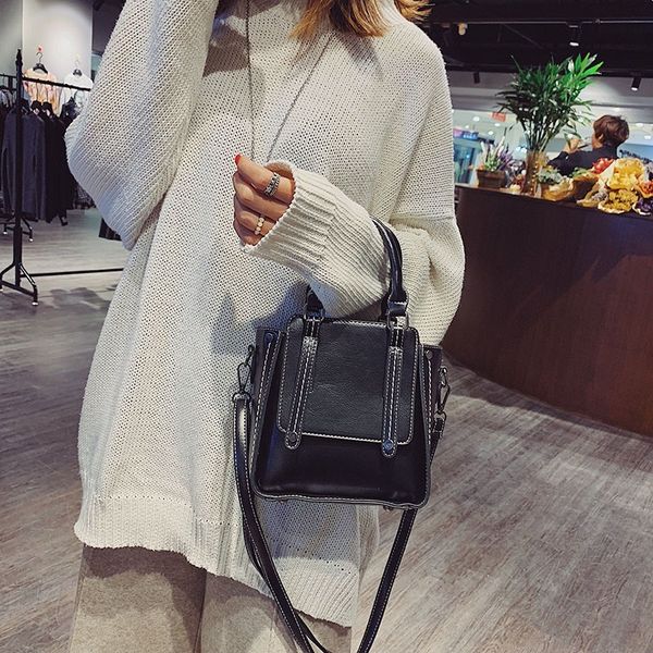 2020 female new pu handbag solid color large capacity wild diagonal shoulder fashion small square bag female bag
2020 female new pu handbag solid color large capacity wild diagonal shoulder fashion small square bag female bag