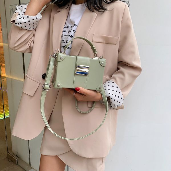 jiulin 2019 new korean version 100 lap shoulder slant bag fashion rivet leisure box handbag
jiulin 2019 new korean version 100 lap shoulder slant bag fashion rivet leisure box handbag