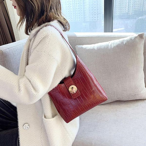 solid handbag bucket bags women pattern handbag high capacity casual crocodile shoulder messenger bags ladies pu purse red black
solid handbag bucket bags women pattern handbag high capacity casual crocodile shoulder messenger bags ladies pu purse red black