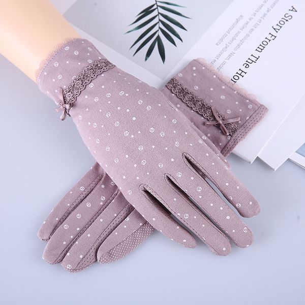 lace spring summer driving gloves printing finger gloves spot wholesale non-slip touchscreen sunscreen, Blue;gray
lace spring summer driving gloves printing finger gloves spot wholesale non-slip touchscreen sunscreen, Blue;gray