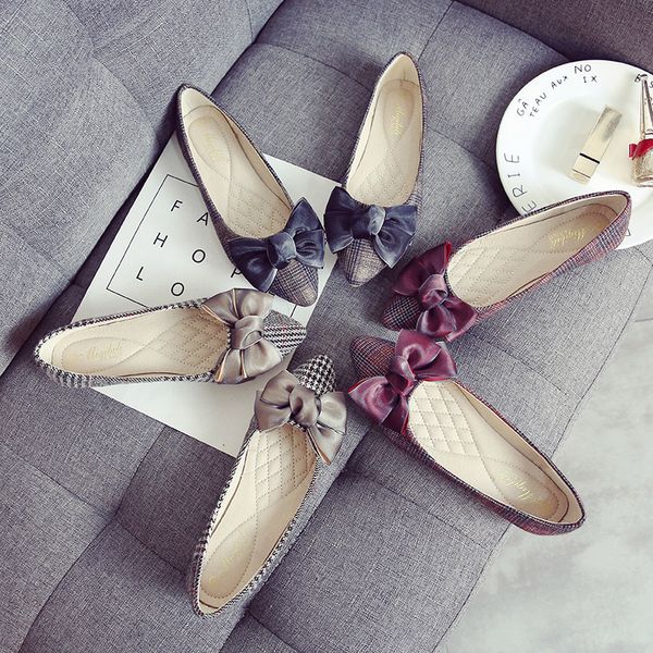 pointed flat shoes female 2019 autumn new scoop shoes large size women's single gentle ladies, Black
pointed flat shoes female 2019 autumn new scoop shoes large size women's single gentle ladies, Black