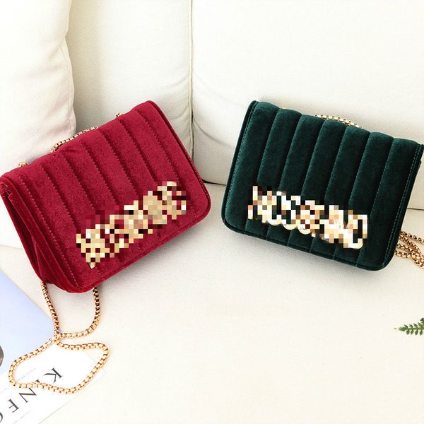 velvet small bag women's new fashion letter chain small square bag temperament single shoulder messenger
velvet small bag women's new fashion letter chain small square bag temperament single shoulder messenger