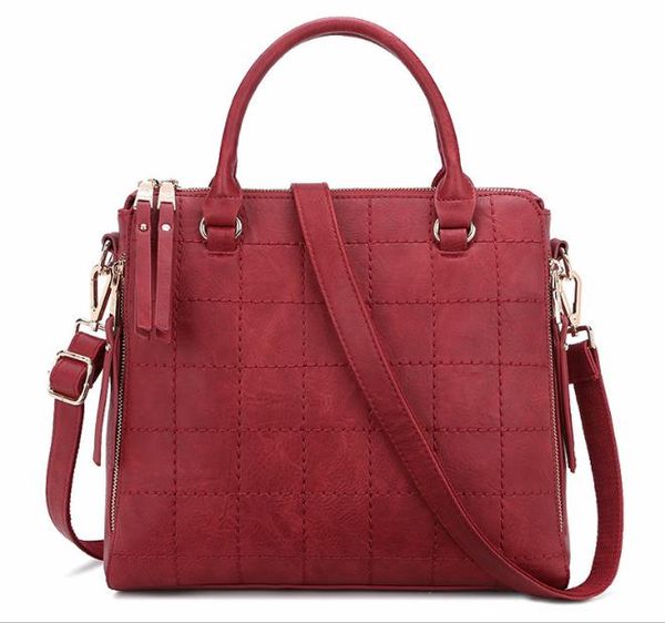 2018 new fashion handbags black/red/beige/green cross bag personality portable small round messenger bags women's version clutch
2018 new fashion handbags black/red/beige/green cross bag personality portable small round messenger bags women's version clutch