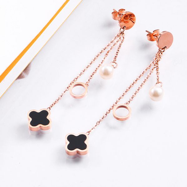 Корейская версия четырехлистного клевера с бахромой и жемчугом черного цвета, дл
Корейская версия четырехлистного клевера с бахромой и жемчугом черного цвета, дл