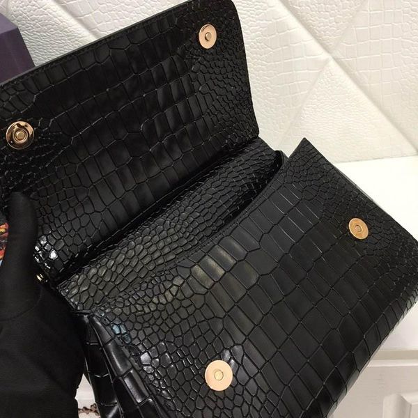 designer-handbags genuine leather handbag door god real leather purses ladies bag
designer-handbags genuine leather handbag door god real leather purses ladies bag