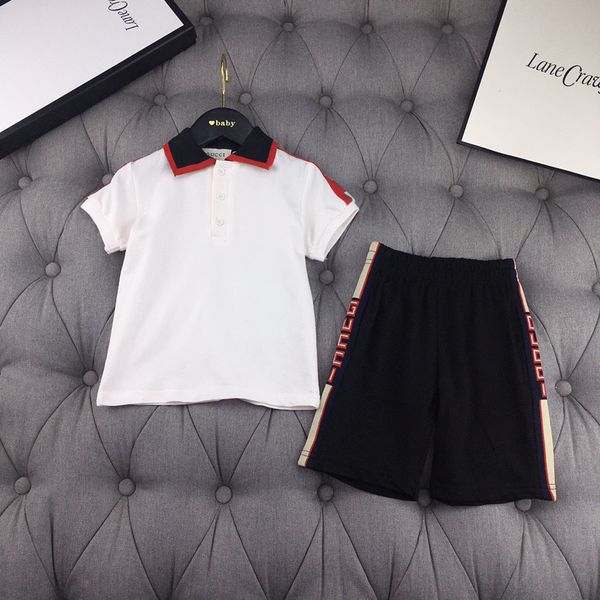 Классический комплект для мальчиков новый летний повседневный модный короткий хлопок футболки с короткими брюками костюмы Детская одежда
Классический комплект для мальчиков новый летний повседневный модный короткий хлопок футболки с короткими брюками костюмы Детская одежда