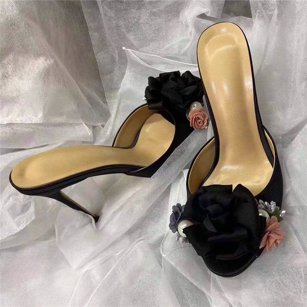 slippers pearl decoration rose women's high heels black gold round toe summer ladies party
slippers pearl decoration rose women's high heels black gold round toe summer ladies party