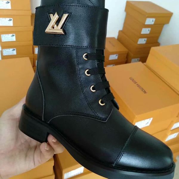 2020 classic autumn and winter european american leather martin boots foreign style round head short female knight boots thick bottom, Black
2020 classic autumn and winter european american leather martin boots foreign style round head short female knight boots thick bottom, Black
