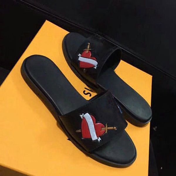 with box woman high-quality slippers brand sandals flat shoe designer shoes slide basketball shoes casual shoes flip flops by toy99 lt05, Black;red
with box woman high-quality slippers brand sandals flat shoe designer shoes slide basketball shoes casual shoes flip flops by toy99 lt05, Black;red