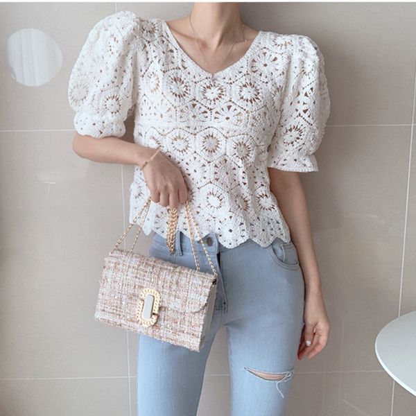 2020 summer white cotton puff short sleeve women v-neck elegant floral hollow out shirt korean ladies cloth
2020 summer white cotton puff short sleeve women v-neck elegant floral hollow out shirt korean ladies cloth