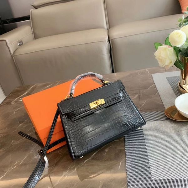 classic luxury designer bags women shoulder handbag totes crossbody purse lady genuine leather shopping messenger clutch bags
classic luxury designer bags women shoulder handbag totes crossbody purse lady genuine leather shopping messenger clutch bags