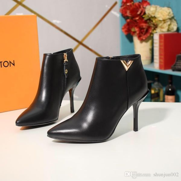 19ss women designer luxury boot martin desert boot flamingos love arrow medal 100% genuine leather coarse non-slip winter shoes size us5-11, Blue;gray
19ss women designer luxury boot martin desert boot flamingos love arrow medal 100% genuine leather coarse non-slip winter shoes size us5-11, Blue;gray