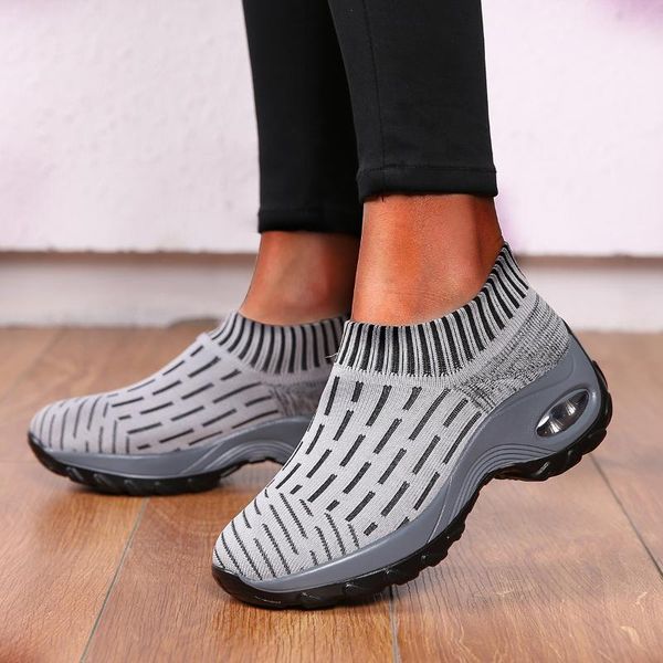fashion women lightweight sneakers walking shoes outdoor sports shoes breathable mesh comfort walking air cushion lace up
fashion women lightweight sneakers walking shoes outdoor sports shoes breathable mesh comfort walking air cushion lace up