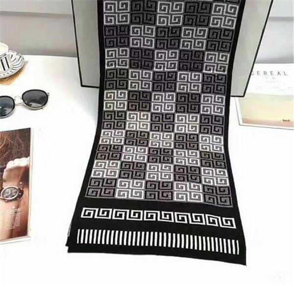 2020 new brand high-end fashion designer four seasons scarf luxury shawl scarf long neck travel beach scarf trend 22w w22, Blue;gray
2020 new brand high-end fashion designer four seasons scarf luxury shawl scarf long neck travel beach scarf trend 22w w22, Blue;gray