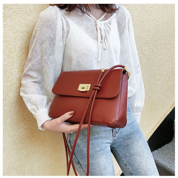 senior texture crossbody bag female 2020 new product simple fashion french style small bag net red with the same small square
senior texture crossbody bag female 2020 new product simple fashion french style small bag net red with the same small square