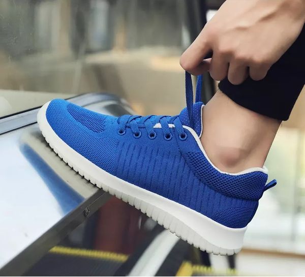 with socks fashion luxury men women running shoes black white blue breathable sport sneaker mens trainers designer casual shoes, White;red
with socks fashion luxury men women running shoes black white blue breathable sport sneaker mens trainers designer casual shoes, White;red