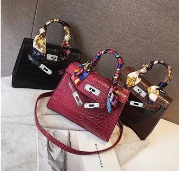 2020 crossbody bags for women leather luxury handbag famous designer brand bolsa feminina crocodile shoulder bag ladies sac main
2020 crossbody bags for women leather luxury handbag famous designer brand bolsa feminina crocodile shoulder bag ladies sac main