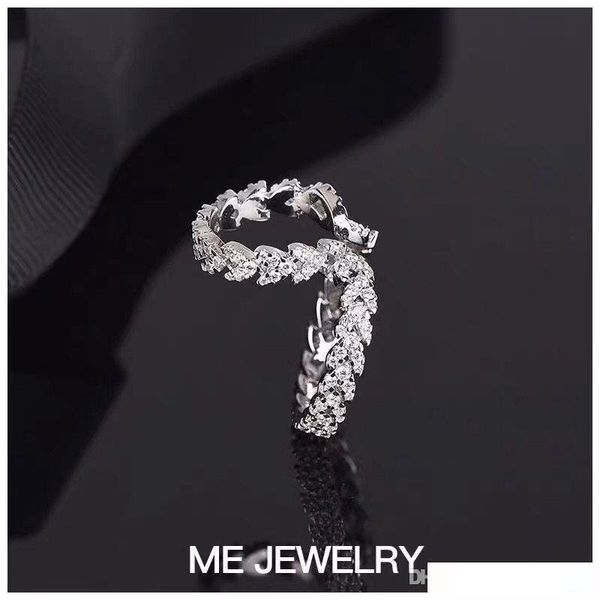 new high-quality famous brand fashion ear clips without perforation for fashionable women and couples gifts, Silver
new high-quality famous brand fashion ear clips without perforation for fashionable women and couples gifts, Silver