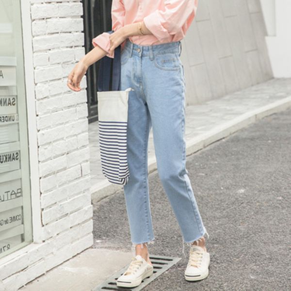 2020 spring new chic straight jeans female high waist loose pants wild first love students wide leg nine points jean pants, Blue
2020 spring new chic straight jeans female high waist loose pants wild first love students wide leg nine points jean pants, Blue