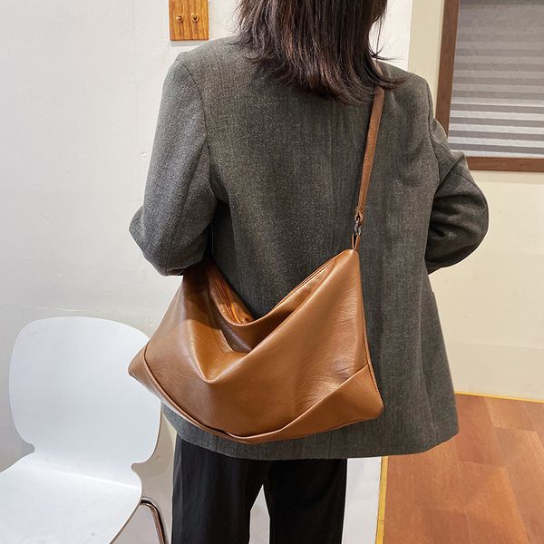 2019 new casual western style big bag women's bag hong kong style fashion shoulder large capacity shoulder messenger
2019 new casual western style big bag women's bag hong kong style fashion shoulder large capacity shoulder messenger