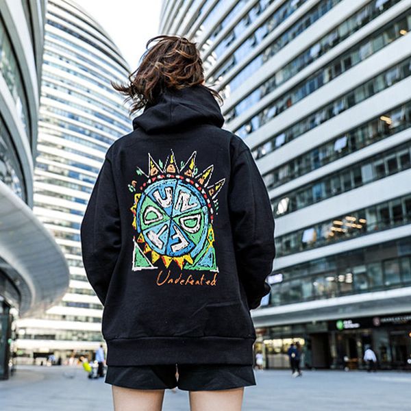 непобедимый американский trend brand hoodie luxury mens модельер hoodie высокого качества красочные граффити печать пуловер мужчины женщины, Black 
непобедимый американский trend brand hoodie luxury mens модельер hoodie высокого качества красочные граффити печать пуловер мужчины женщины, Black