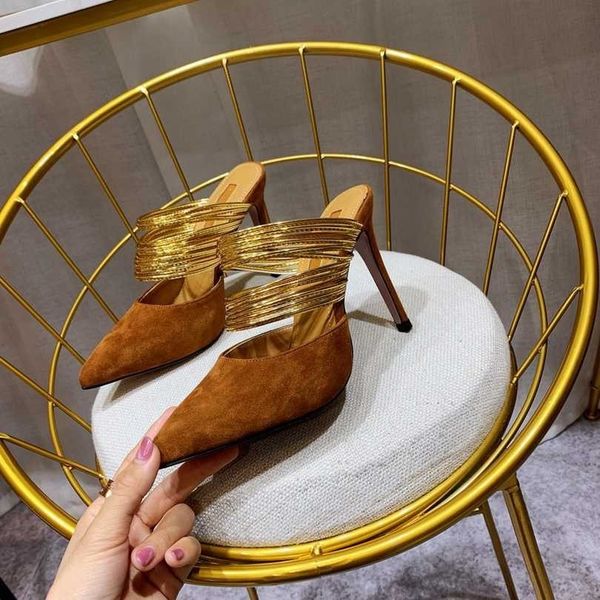 Sandálias leegivenchy
Sandálias leegivenchy