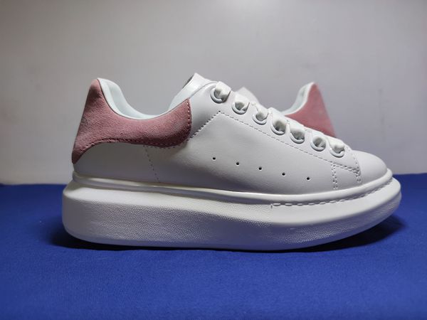 thick-soled men's and women's leather lace-up shoes with increased color panels are fashionable and luxurious classic styles on wo, Black
thick-soled men's and women's leather lace-up shoes with increased color panels are fashionable and luxurious classic styles on wo, Black