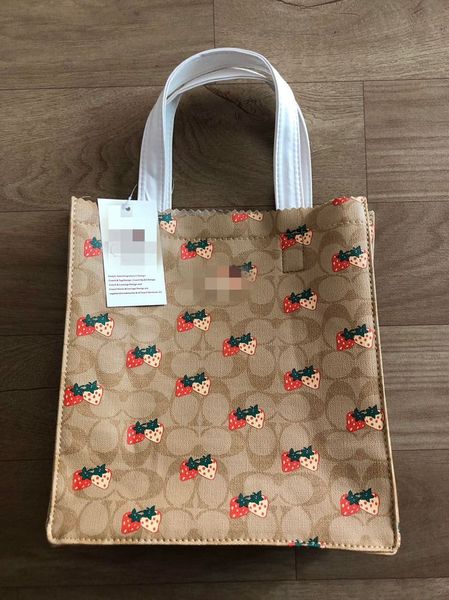 2020pu east gate hand female marathon single hand strawberry hand shoulder tote bag cartoon strawberry bag, White
2020pu east gate hand female marathon single hand strawberry hand shoulder tote bag cartoon strawberry bag, White