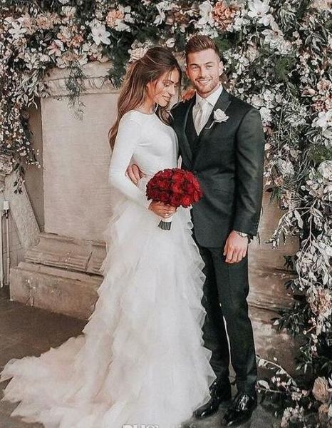 romantic cascading ruffles organza wedding dresses jewel neck long sleeves wedding gowns buttons backless bridal dresses cheap, White
romantic cascading ruffles organza wedding dresses jewel neck long sleeves wedding gowns buttons backless bridal dresses cheap, White