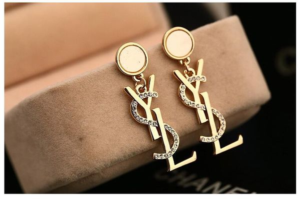 new luxury designers stud women earrings letters ear stud men earring gold silver jewelry accessories gift for girls ing
new luxury designers stud women earrings letters ear stud men earring gold silver jewelry accessories gift for girls ing