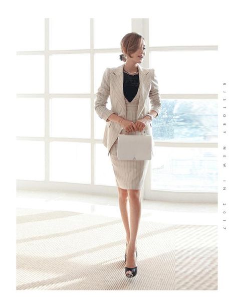the new women's fashion model for 2020 is a two-piece suit with a small striped suit and skirt, White;black
the new women's fashion model for 2020 is a two-piece suit with a small striped suit and skirt, White;black