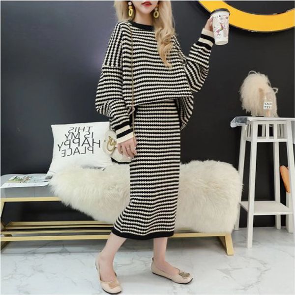 2020 fashion autumn women knitted sweater suits striped loose sweater bodycon slim midi skirts set female casual twopieces outfits, White
2020 fashion autumn women knitted sweater suits striped loose sweater bodycon slim midi skirts set female casual twopieces outfits, White