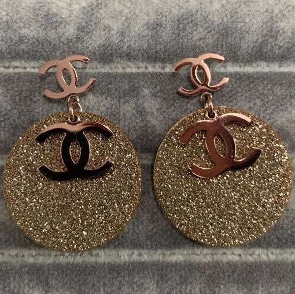2020 new style famous designer earrings fashion women real ps earring luxury l letter design earrings stud jewelry, Golden;silver
2020 new style famous designer earrings fashion women real ps earring luxury l letter design earrings stud jewelry, Golden;silver